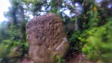 Par ici! Un pétroglyphe, comme on en retrouve plusieurs sur l'île d'Ometepe.